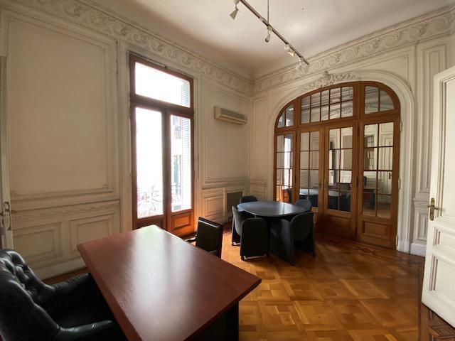 Precio Actualizado - Soberbio Piso en Edificio de Estilo en Plaza San Martin Ideal Estudio o Vivienda 1