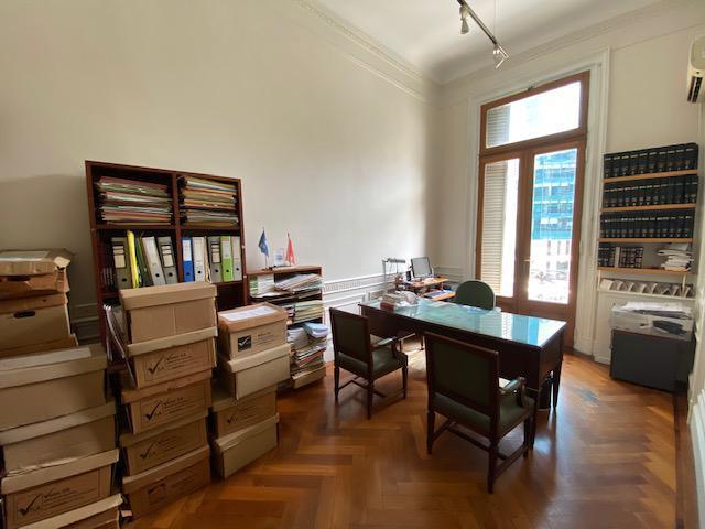 Precio Actualizado - Soberbio Piso en Edificio de Estilo en Plaza San Martin Ideal Estudio o Vivienda 2