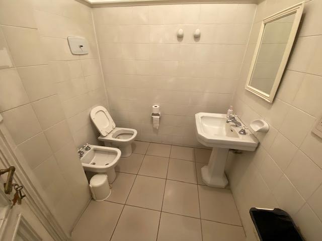 Precio Actualizado - Soberbio Piso en Edificio de Estilo en Plaza San Martin Ideal Estudio o Vivienda 2