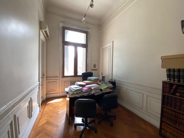 Precio Actualizado - Soberbio Piso en Edificio de Estilo en Plaza San Martin Ideal Estudio o Vivienda 4