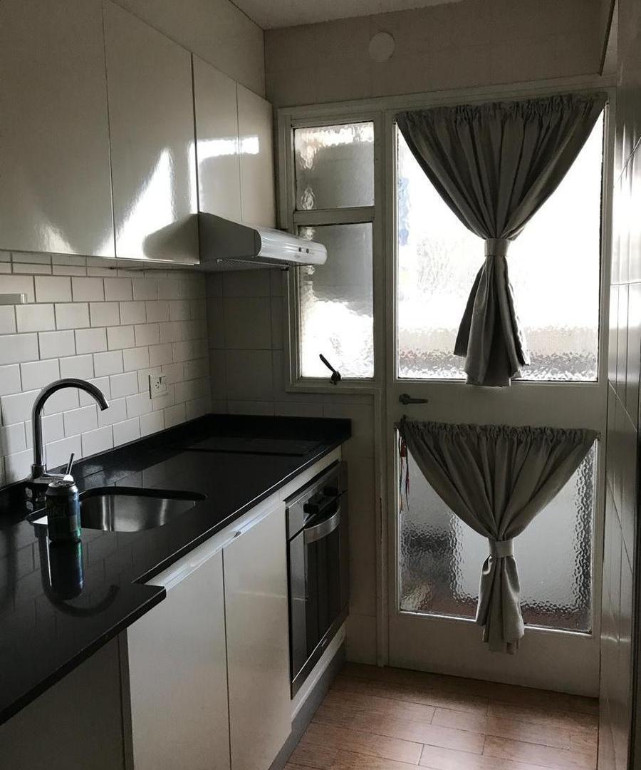Foto de MONOAMBIENTE DIVIDIDO EN CABALLITO, BAÑO Y COCINA A NUEVO Y A 50 METROS DEL SUBTE, imagen 2