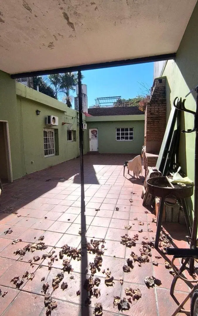 Casa con 3 dormitorios, garage y 2 patios. 5