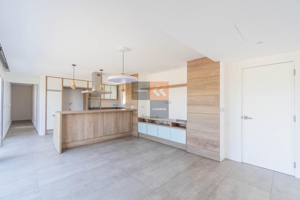 Foto de Venta casa de 4 dormitorios + jardín con piscina en Los Olivos, imagen 2