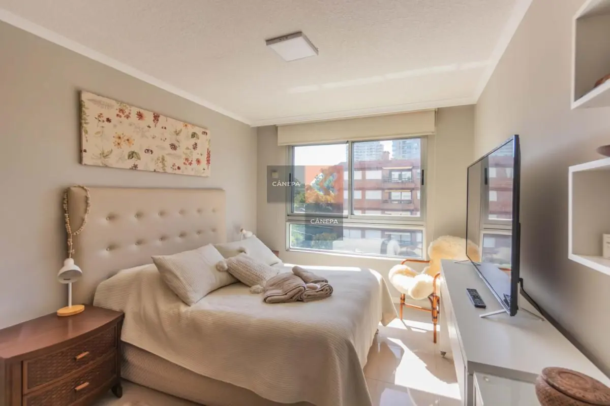 Departamento de tres dormitorios en venta con excelente ubicación 5
