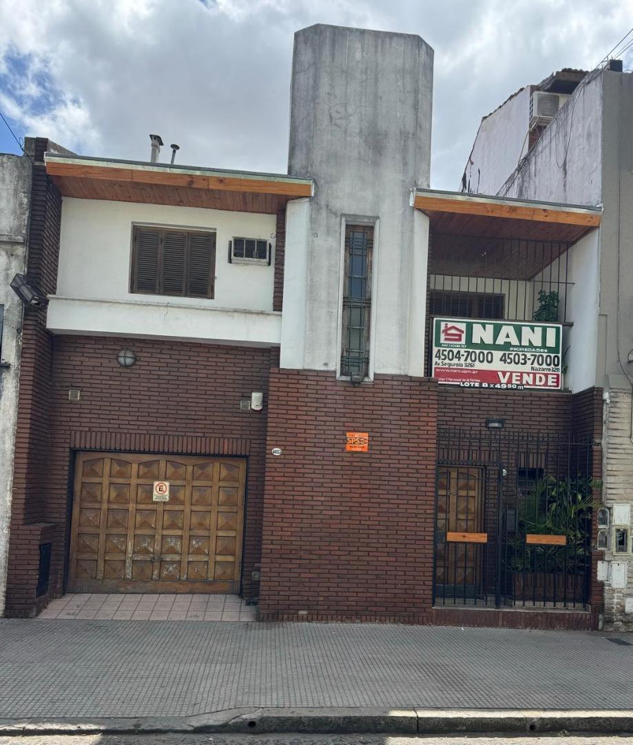 challet de 4 ambientes con cochera terraza, patio y quincho