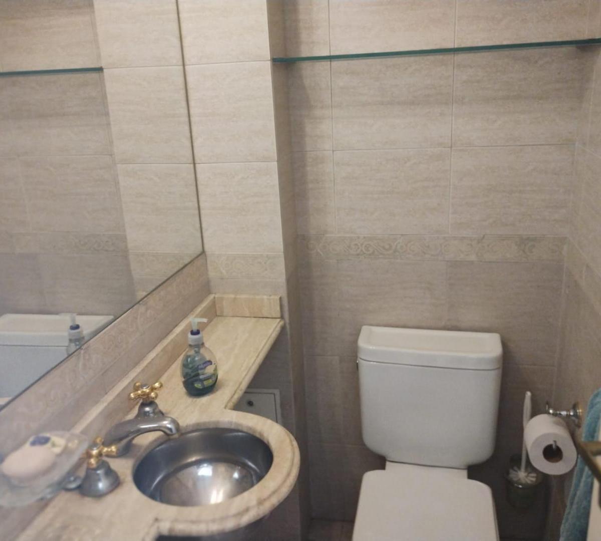 Duplex de 4 Ambientes con Tres Baños y Cochera 5
