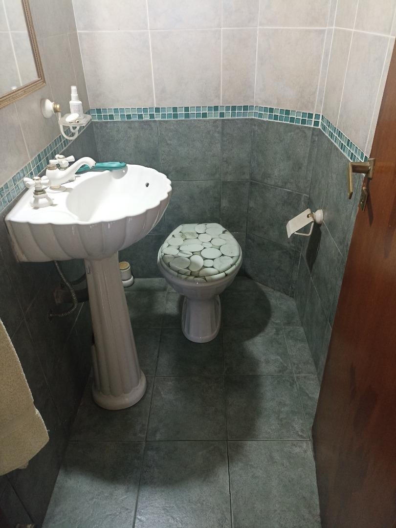 Chalet de 5 Amb. 2 Cocheras Patio, Piscina, Tza. y Quincho 3