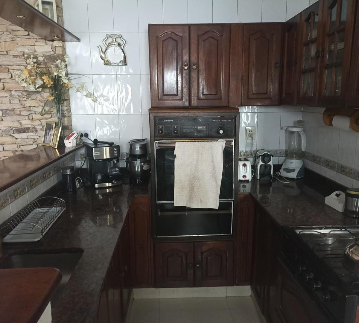 Chalet de 5 Amb. 2 Cocheras Patio, Piscina, Tza. y Quincho 5