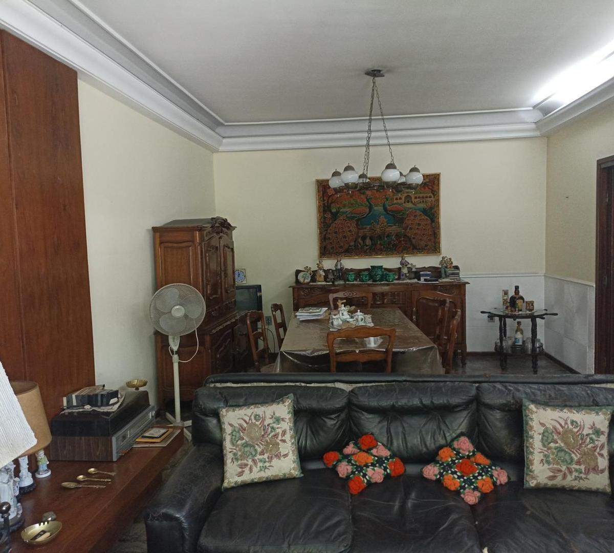 Casa de 5 Ambientes con Cochera, Patio, Terraza y Quincho 3