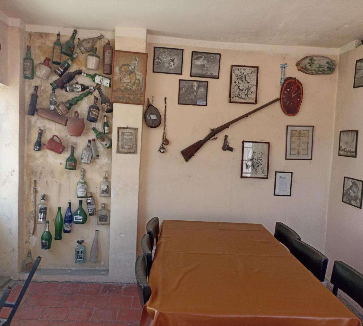 Casa de 5 Ambientes con Cochera, Patio, Terraza y Quincho 2
