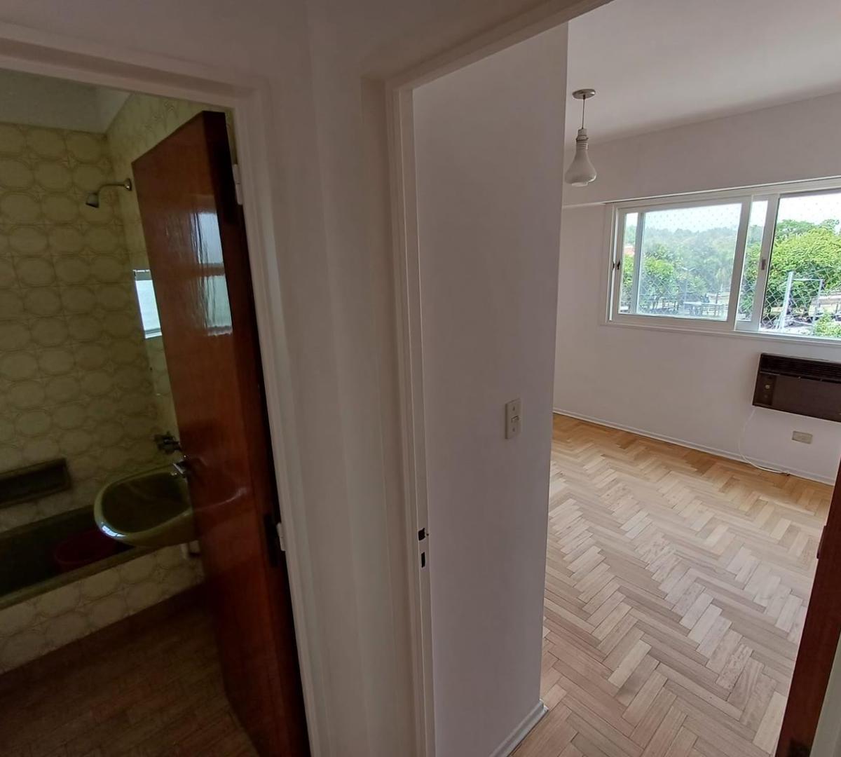 Foto de Dpto. 3 Amb. c/2 Balcones de 70m2 Fte. Estac. Devoto, imagen 4