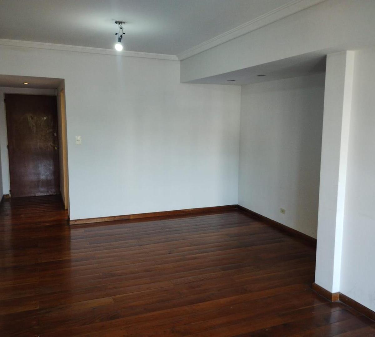 Departsmento 4 Ambientes con Cochera con Balcon 3