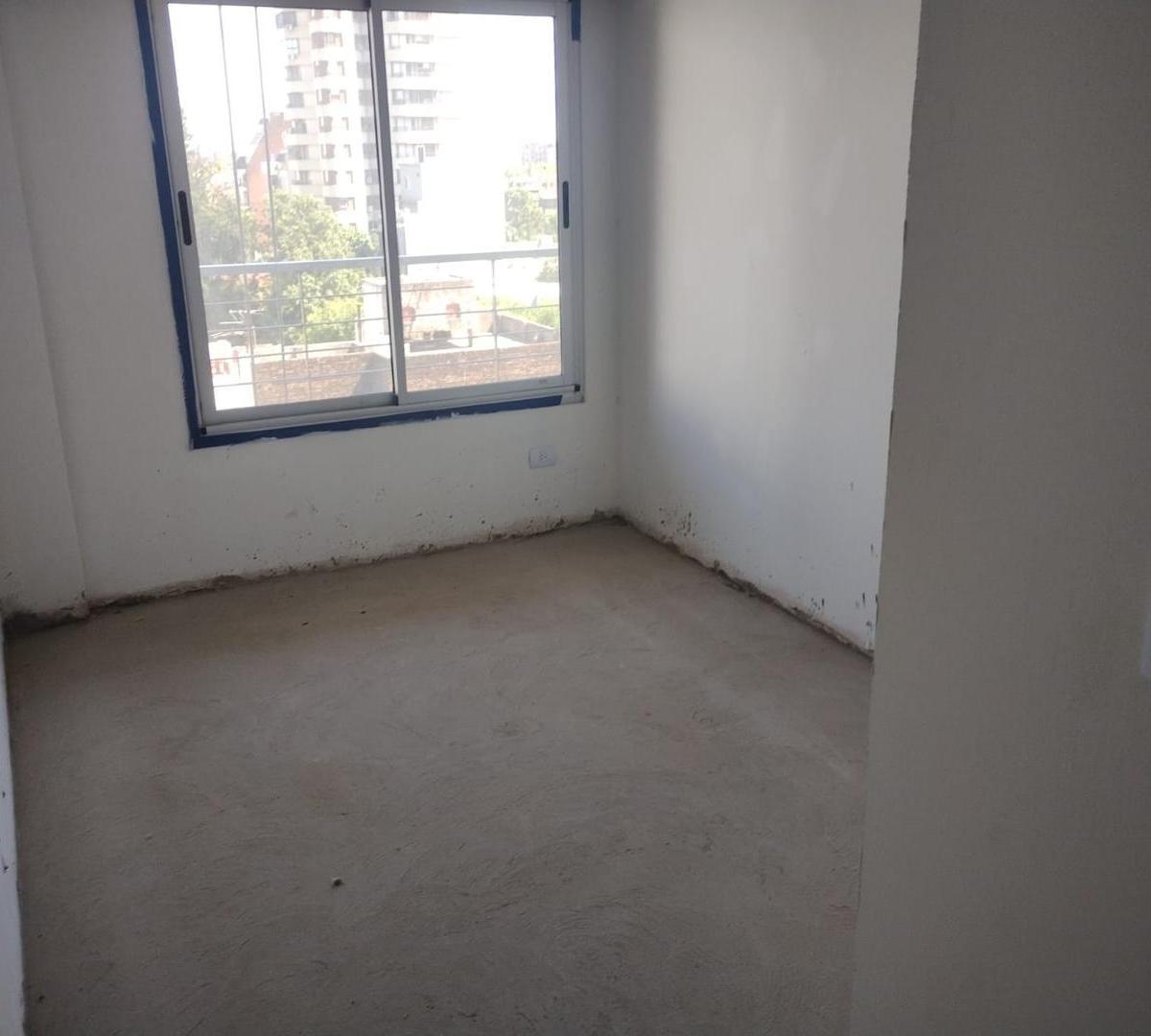Dpto. de 3 Amb. con Balcon Al Frente con 2 Baños a Estrenar 4