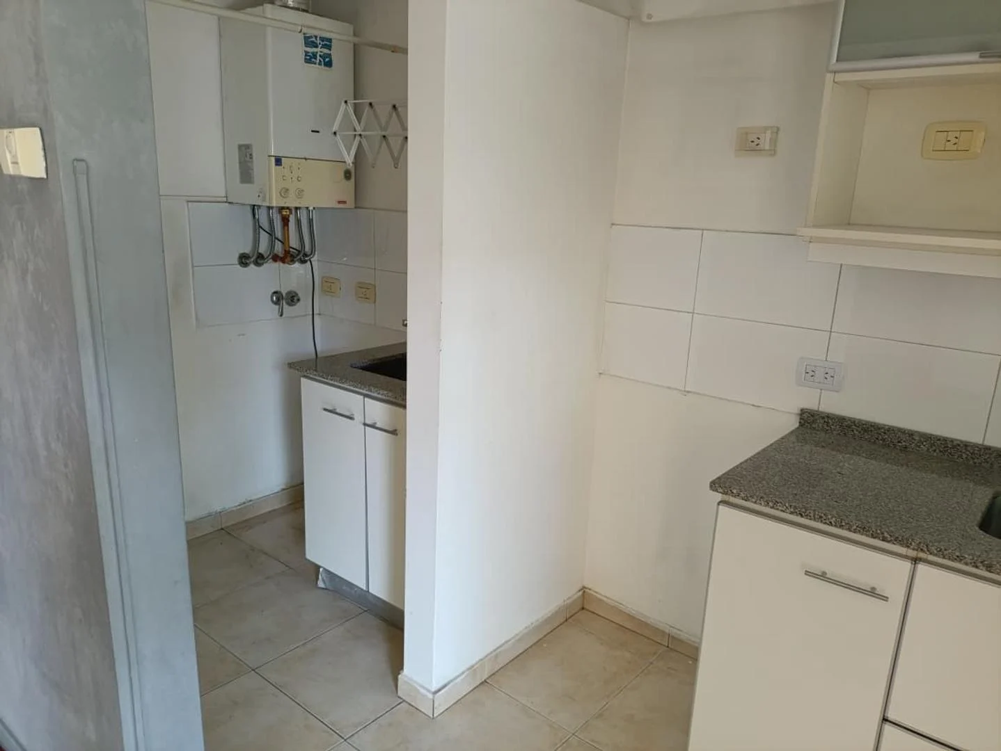 SEMIPISO DE 3 AMBIENTES CON BALCON TERRAZA COCHERA Y 2 BAÑOS