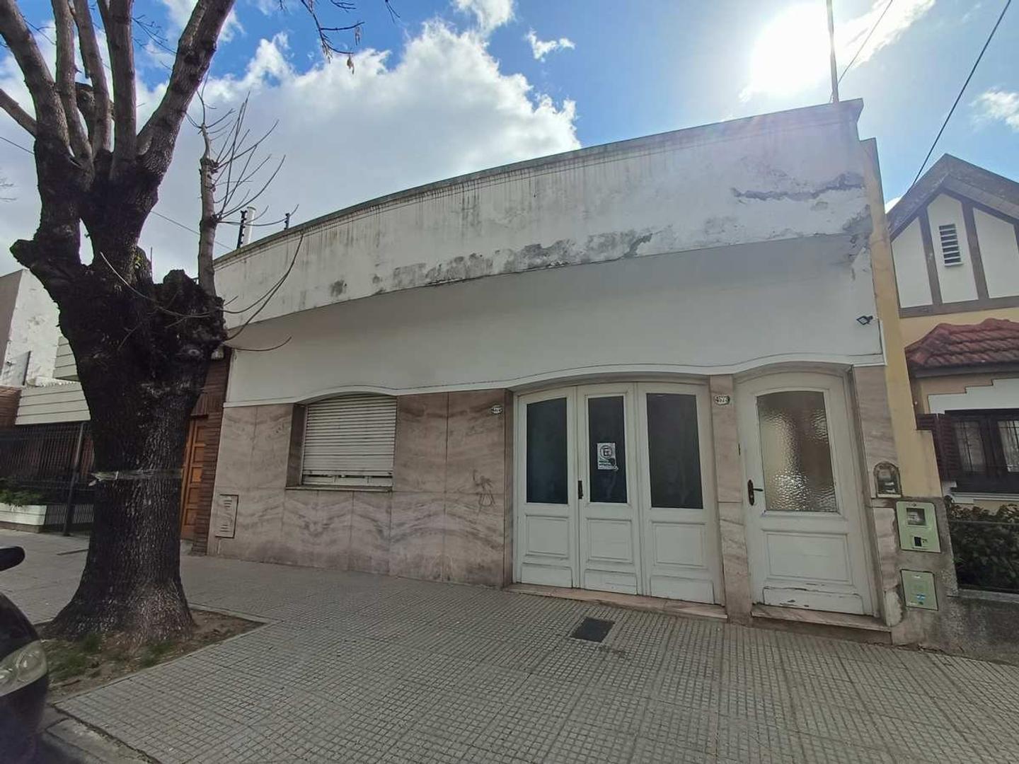 Foto de Casa a Refaccionar en lote propio, imagen 1