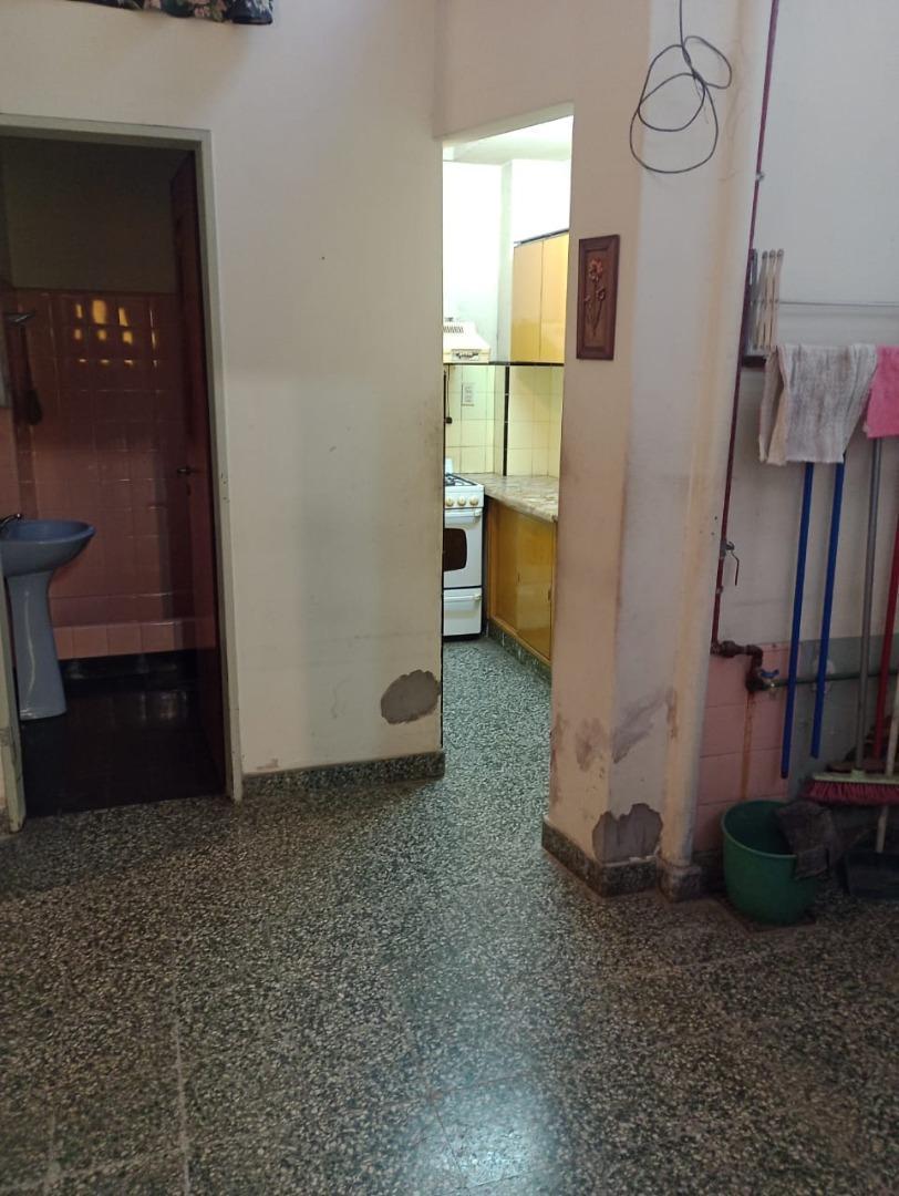 Foto de PH de 4 ambientes c/ 2 baños y terraza., imagen 2