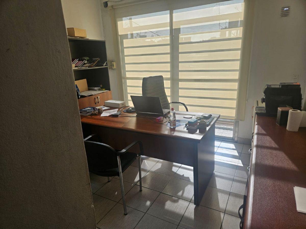 Foto de !!!!!!Venta Galpon en Pompeya/Parque Patricios con Oficinas, imagen 3