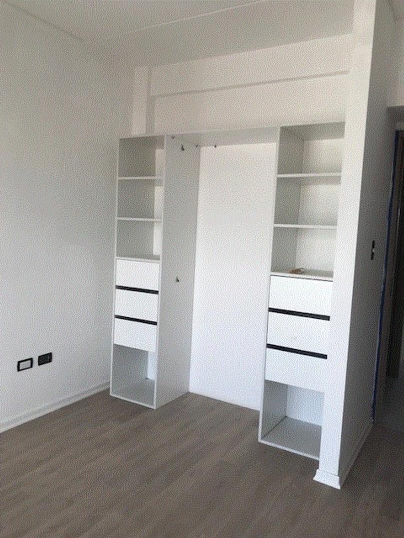 VENTA DEPARTAMENTO DE 3 AMBIENTES /BALCON , COCHERA, AL FRENTE VILLA LURO