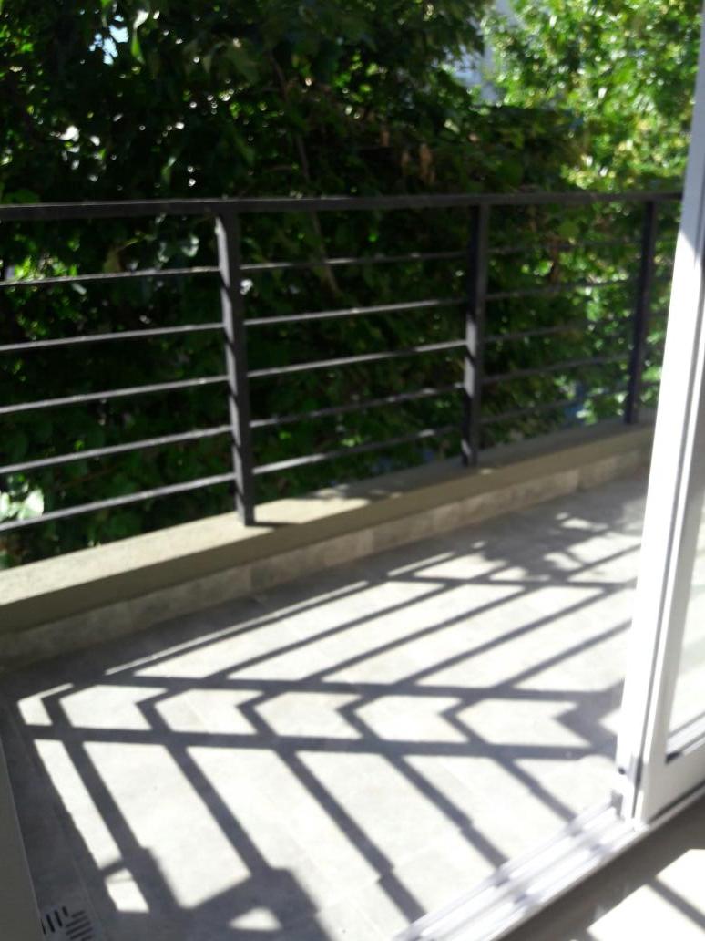 VENTA CON RENTA !! SEMIPISOS DE 2 AMBIENTES FRENTE Y CONTRAFRENTE, LINIERS