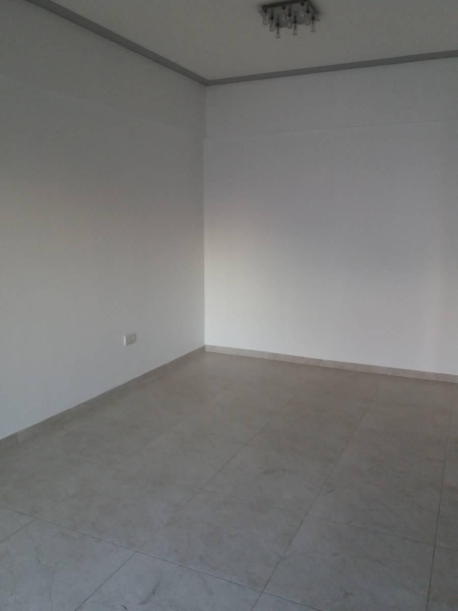 Foto de RETASADO !!!HERMOSO SEMIPISO DE 2 AMBIENTES AL FRENTE Y COCHERA, LINIERS, imagen 3
