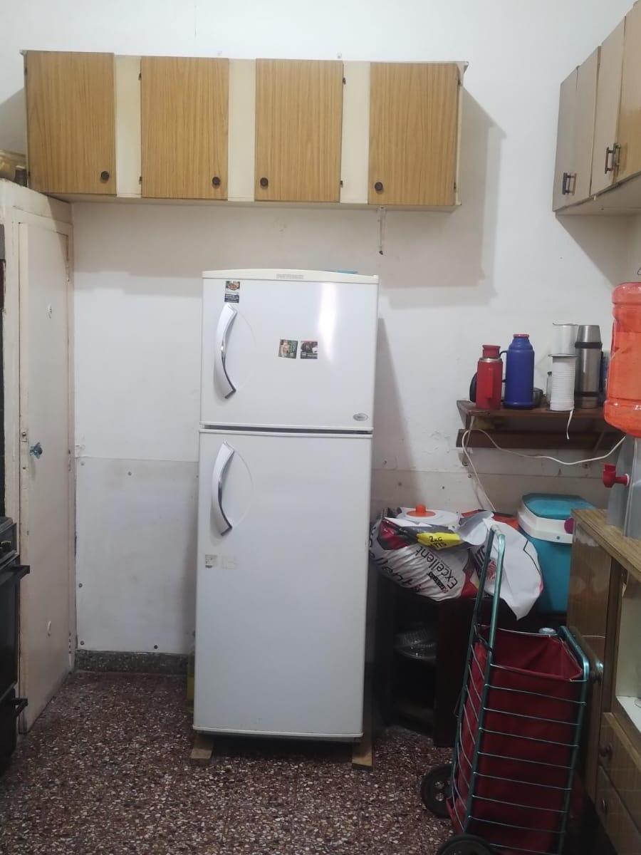 Retasado! Hermoso PH 3 Ambientes con Patio y Taller Mecánico. 2