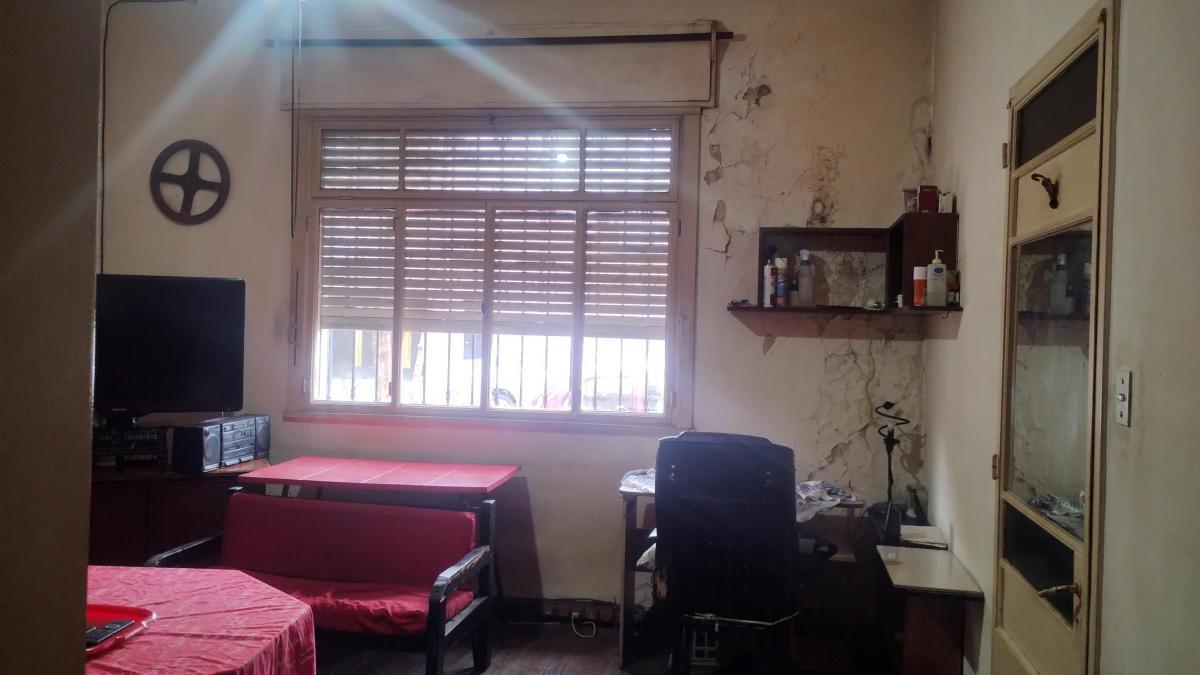Amplio PH de 3 Amb. con Patio y Taller Mecanico 5