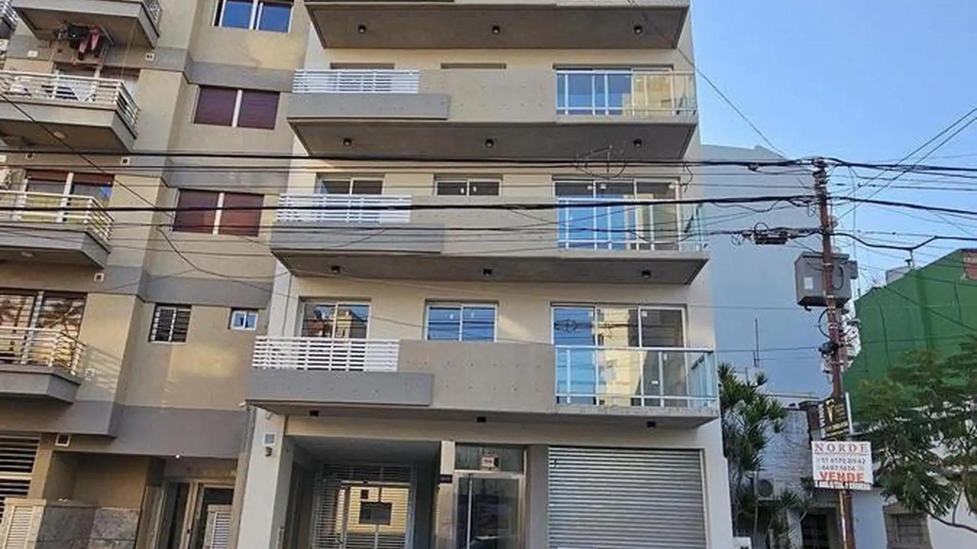 ALQUILER LOCAL COMERCIAL A ESTRENAR, LINIERS !!