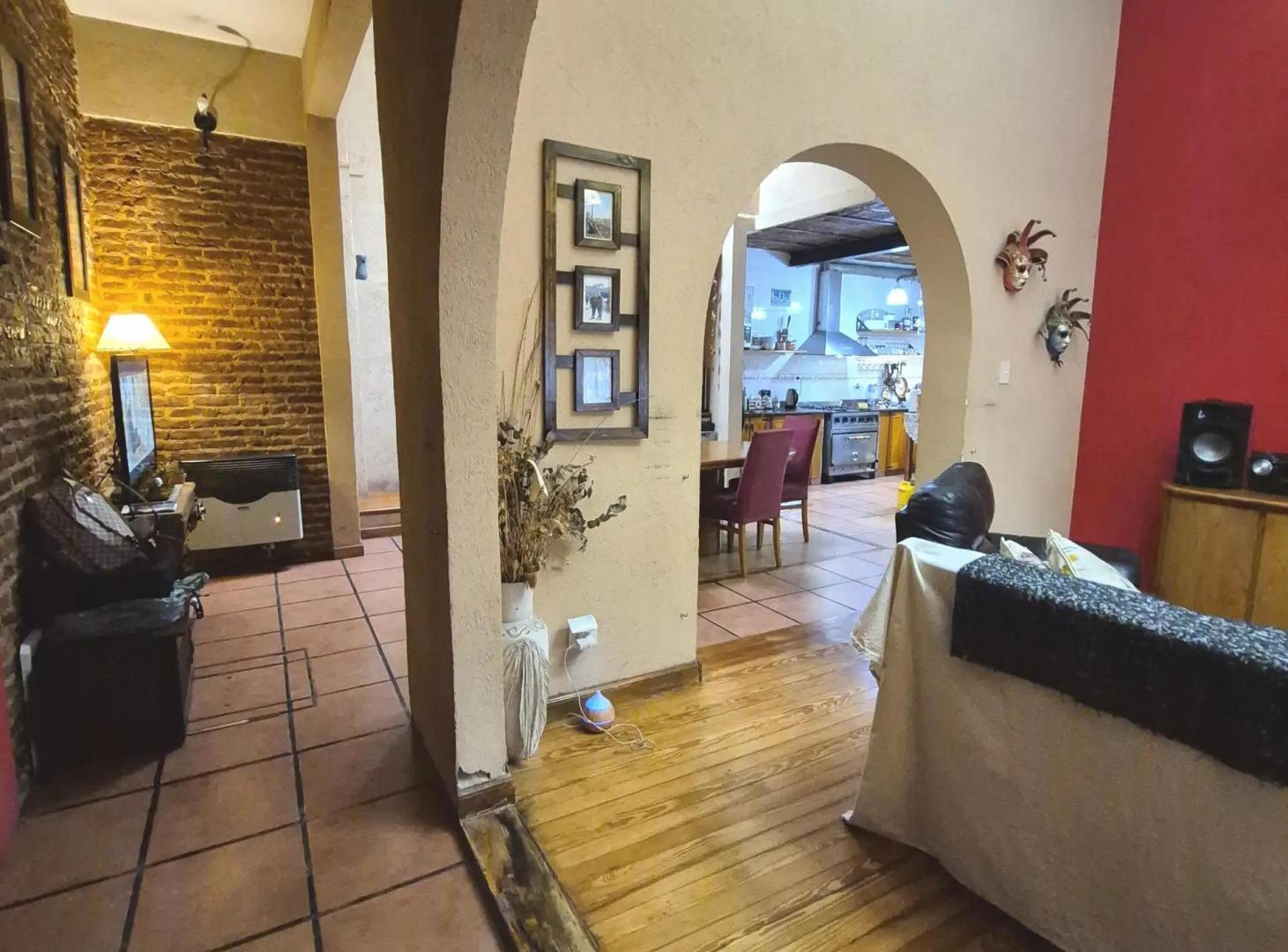 VENTA PH 4 AMB. AL FRENTE CON TERRAZA, MATADEROS !!