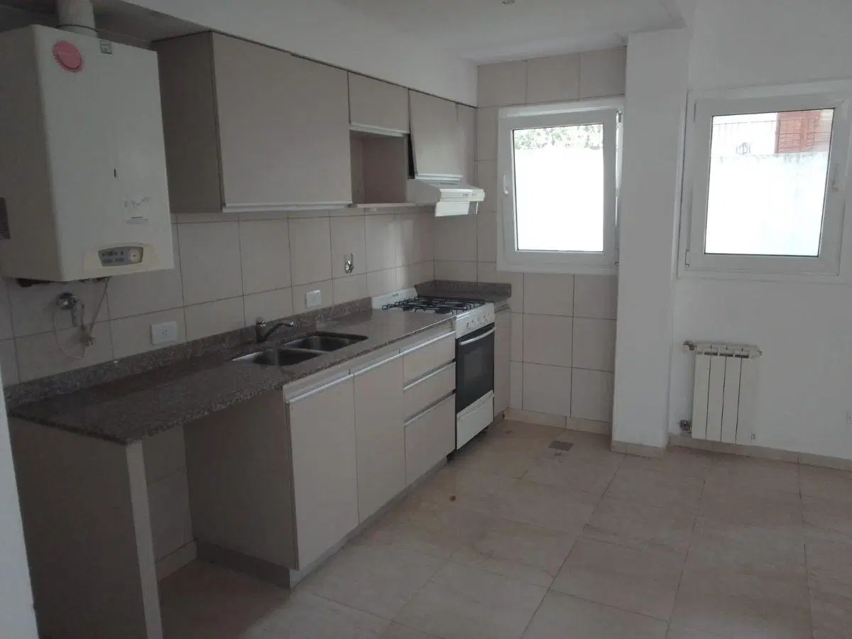 VENTA AMPLIO MONOAMBIENTE EN BARRIO PARQUE BERNAL, QUILMES, PCIA.DE BS.AS 2