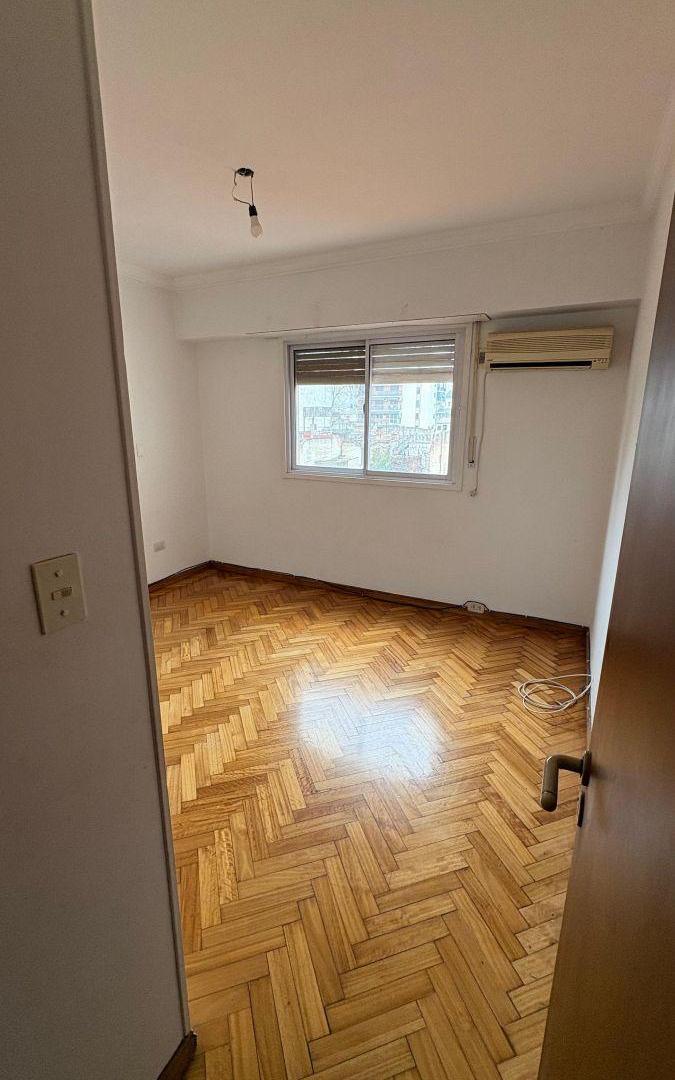 Foto de Venta Semipiso 3 Amb Con Dependencia Balcon Flores Av Avellaneda, imagen 2