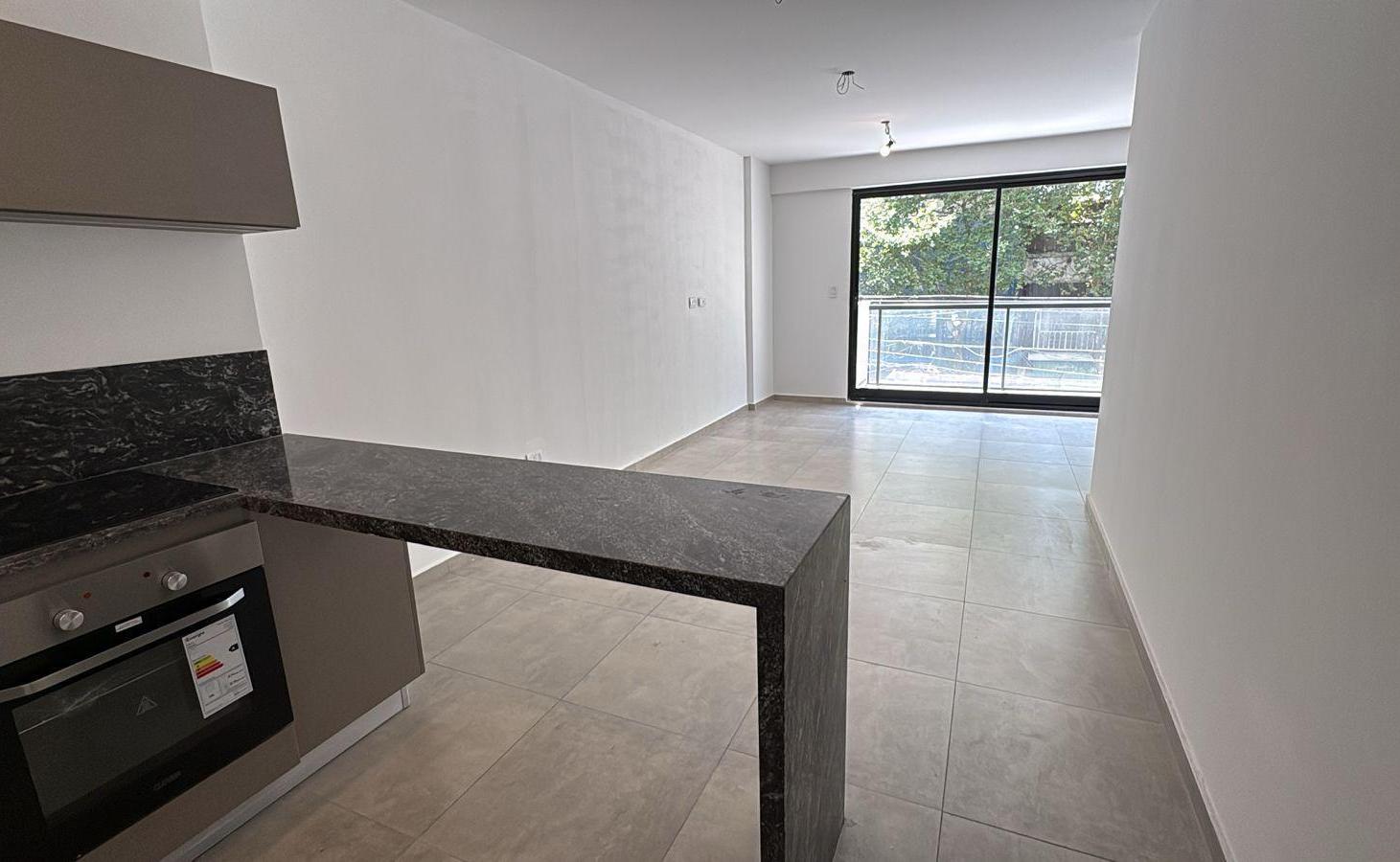 DEPARTAMENTO EN VENTA FLORES AMBIENTE Y MEDIO PILETA SUM
