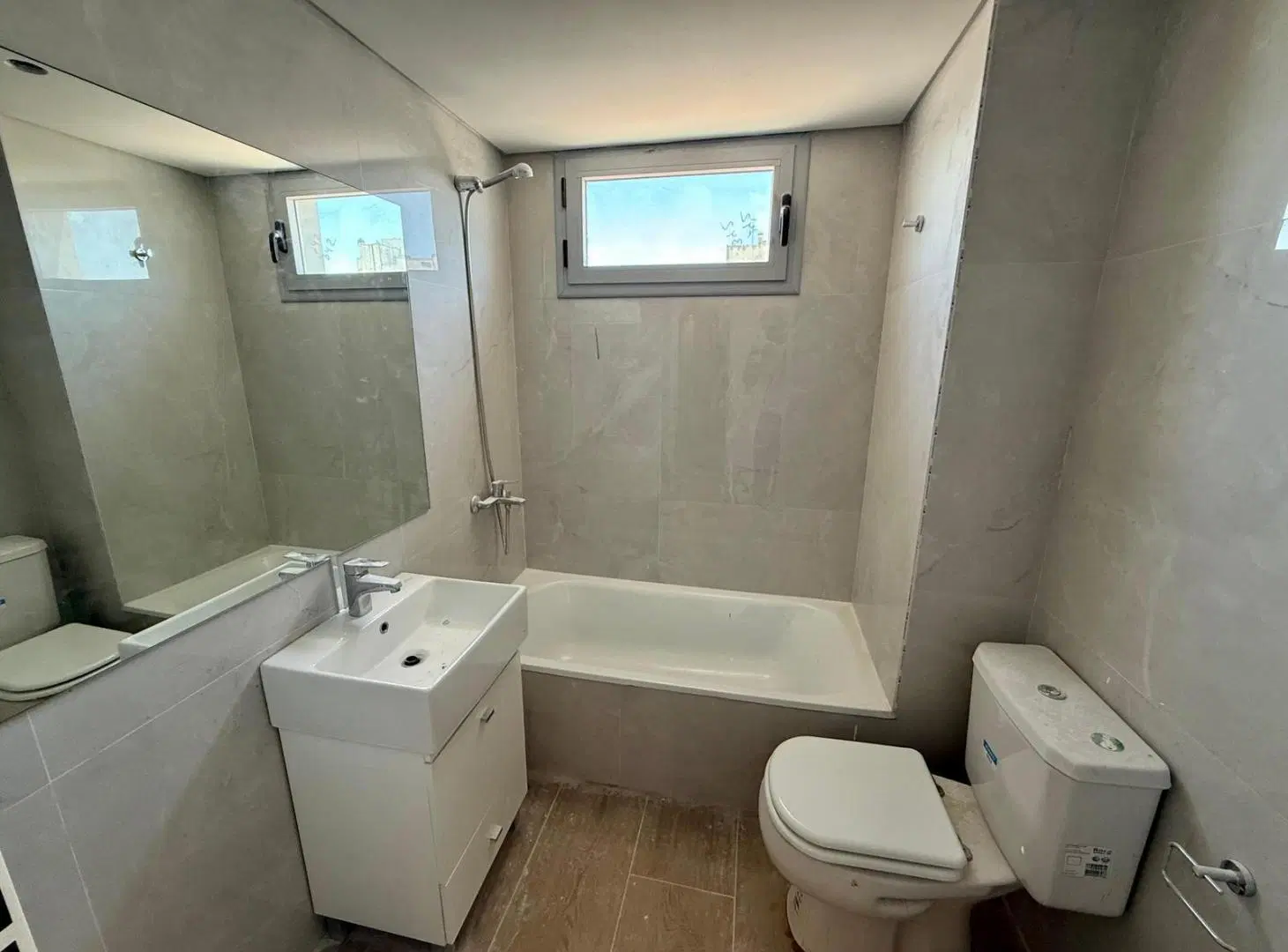 EN VENTA MONSERRAT AMBIENTE Y MEDIO EDIFICIO FULL AMENITIES 1