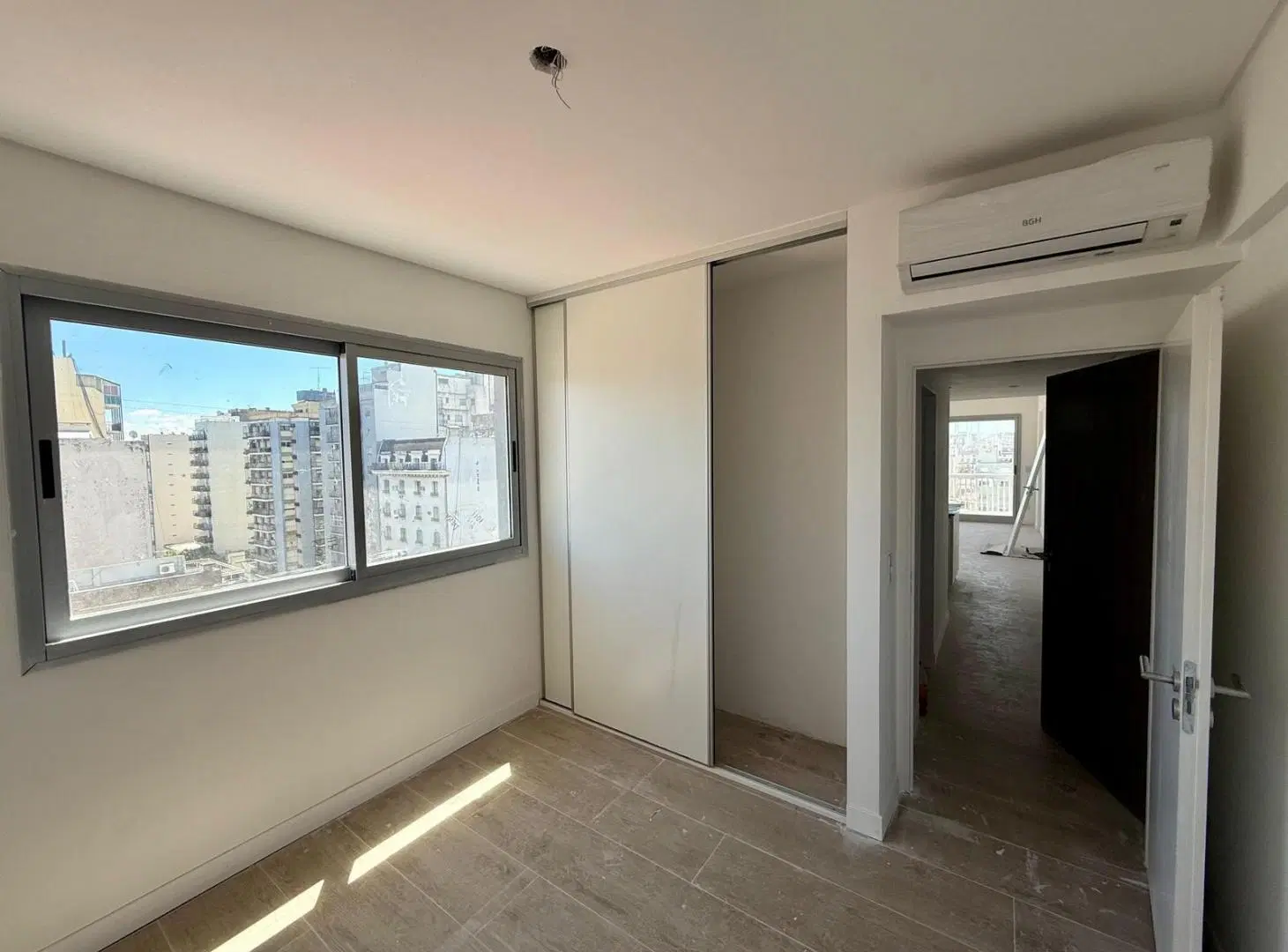 EN VENTA MONSERRAT AMBIENTE Y MEDIO EDIFICIO FULL AMENITIES 4