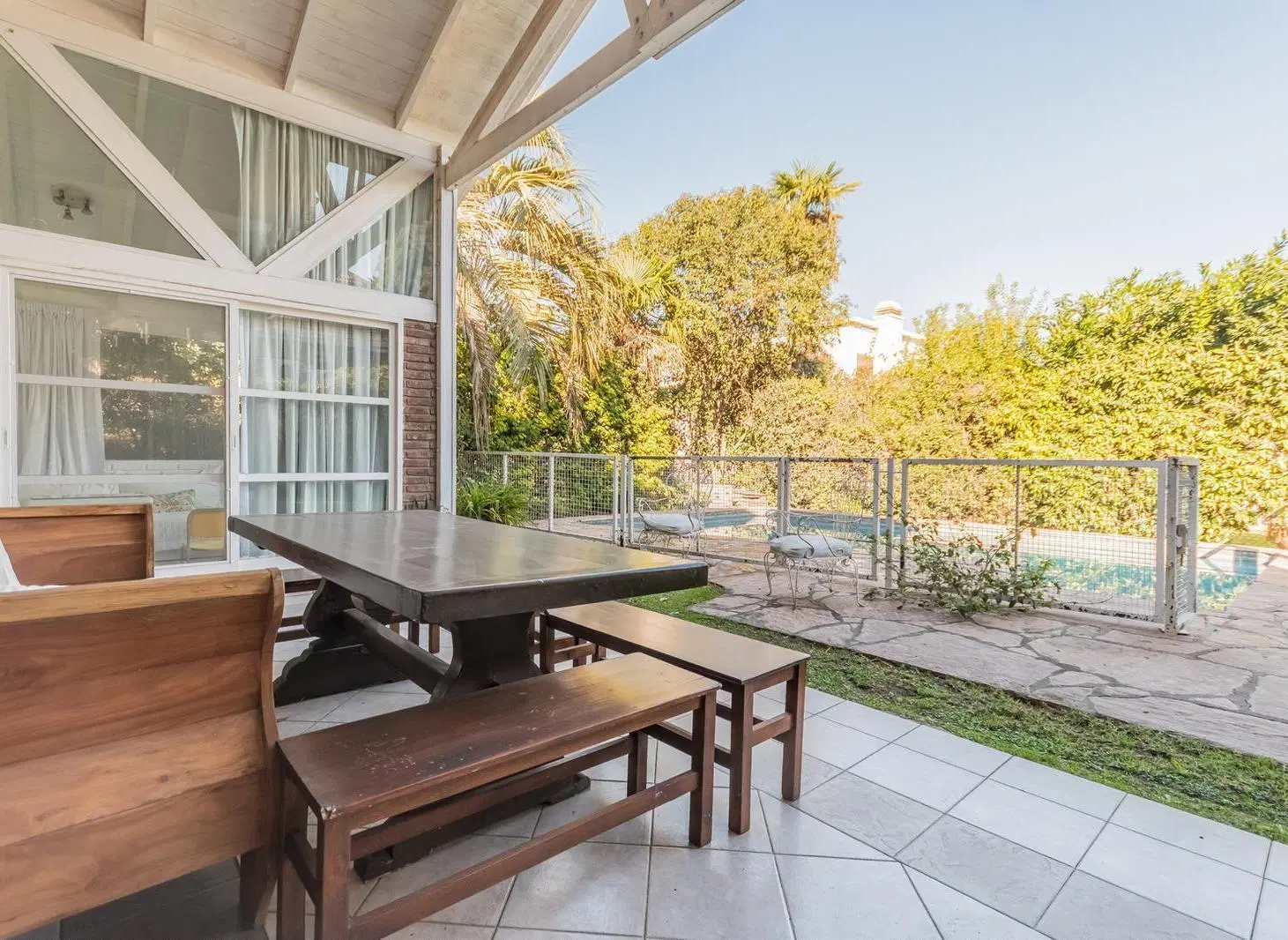 EN VENTA MIRAFLORES CASA SOBRE LOTE CENTRAL, JARDIN ,PILETA 3