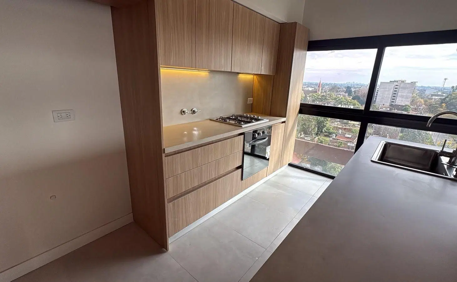 EN VENTA HURLINGHAM 3 AMBIENTES 150 M2, 2 COCHERAS Y BAULERA 3