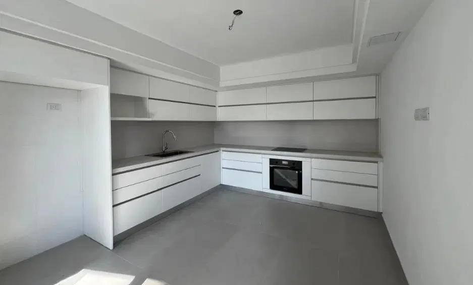 En venta 4 Amb. en duplex Torre Selene Libertador La Lucila 4