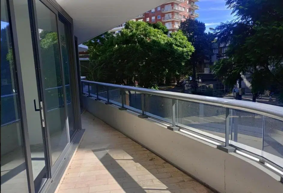 En venta 4 Amb. en duplex Torre Selene Libertador La Lucila 3