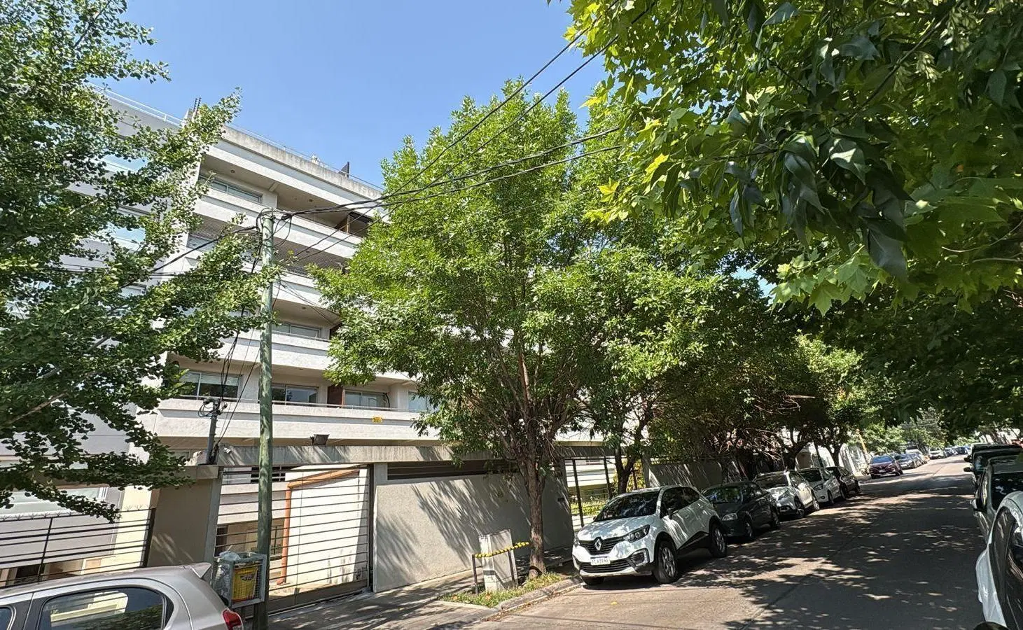 EN VENTA EXCLUSIVO DEPTO CASTELAR 3 DORM.EN SUITE 3 COCHERAS 4