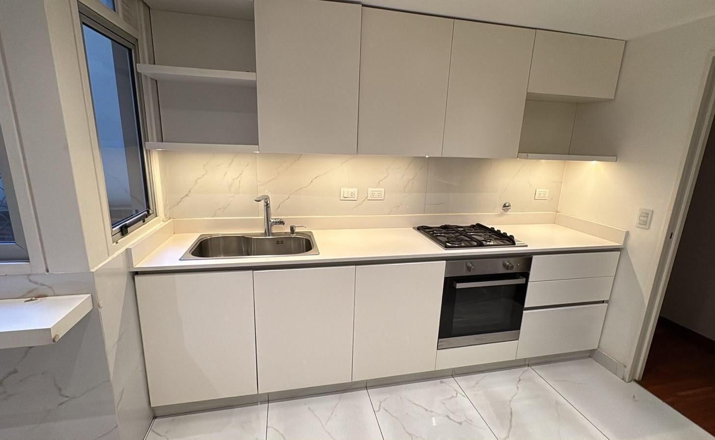 Foto de EN VENTA BELGRANO NUÑEZ SEMIPISO 4 AMBIENTES COCHERA PILETA, imagen 2