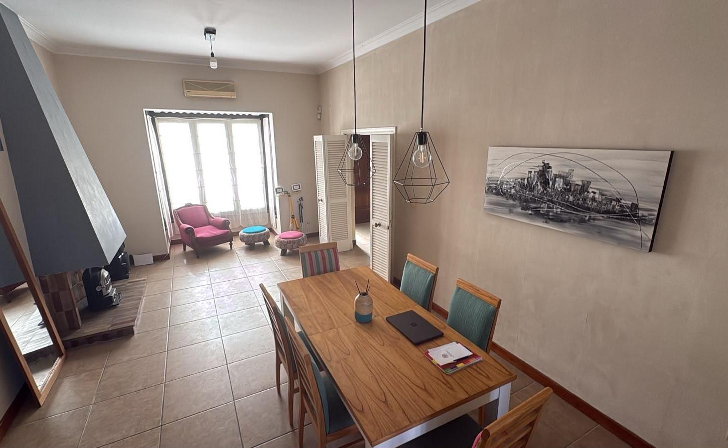 Foto de VENTA LA LUCILA CASA 3 DORMITORIOS ESCRITORIO Y DEPENDENCIA, imagen 2