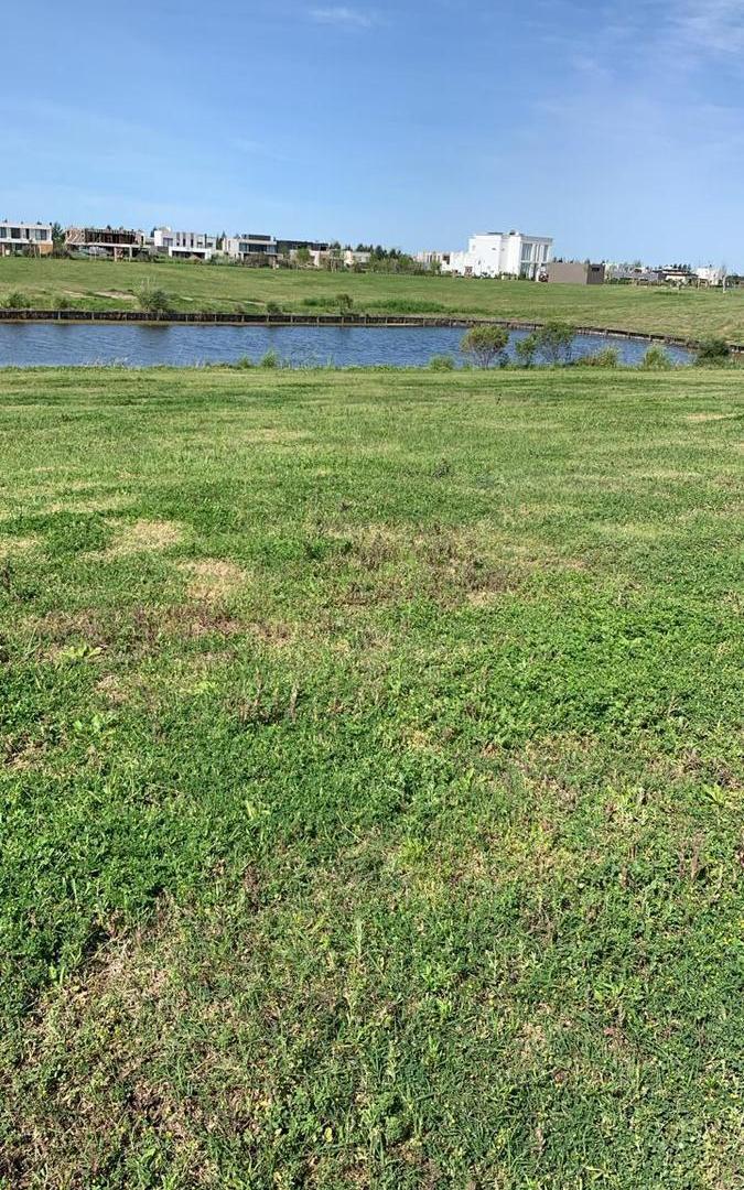 Foto de OPORTUNIDAD EN VENTA TERRENO AL AGUA EN EL NAUDIR U$S 55.000, imagen 2