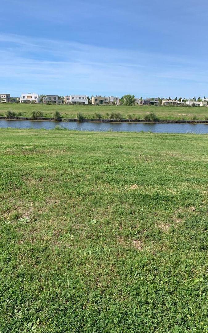 Foto de OPORTUNIDAD EN VENTA TERRENO AL AGUA EN EL NAUDIR U$S 55.000, imagen 3
