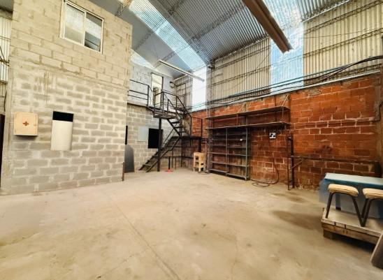 Foto de VENTA VILLA ROSA PILAR GALPÓN INDUSTRIAL LOTE DE 1.580 m², imagen 4
