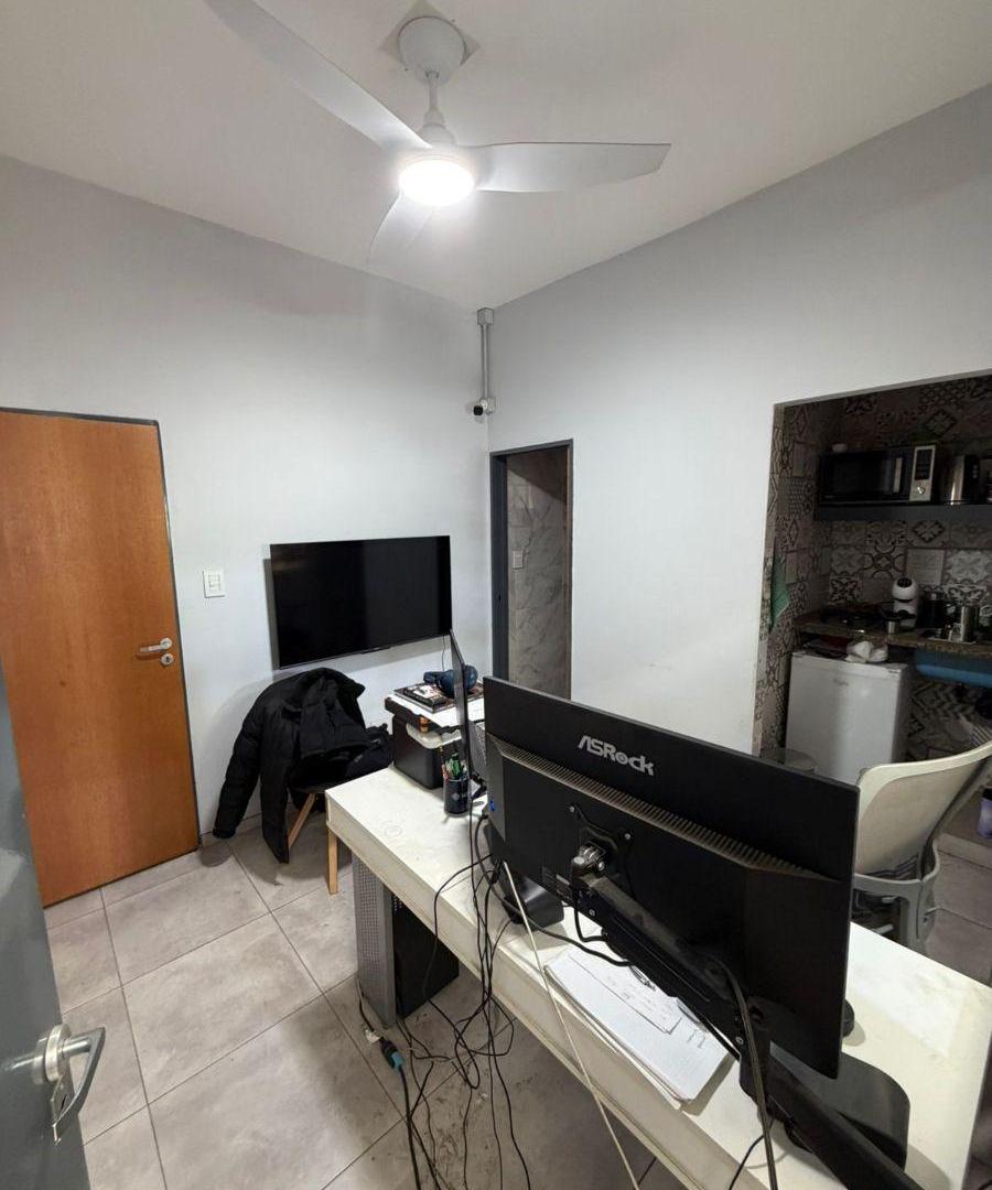 Foto de Galpón en alquiler de 300m2 ubicado en La Tablada, imagen 5
