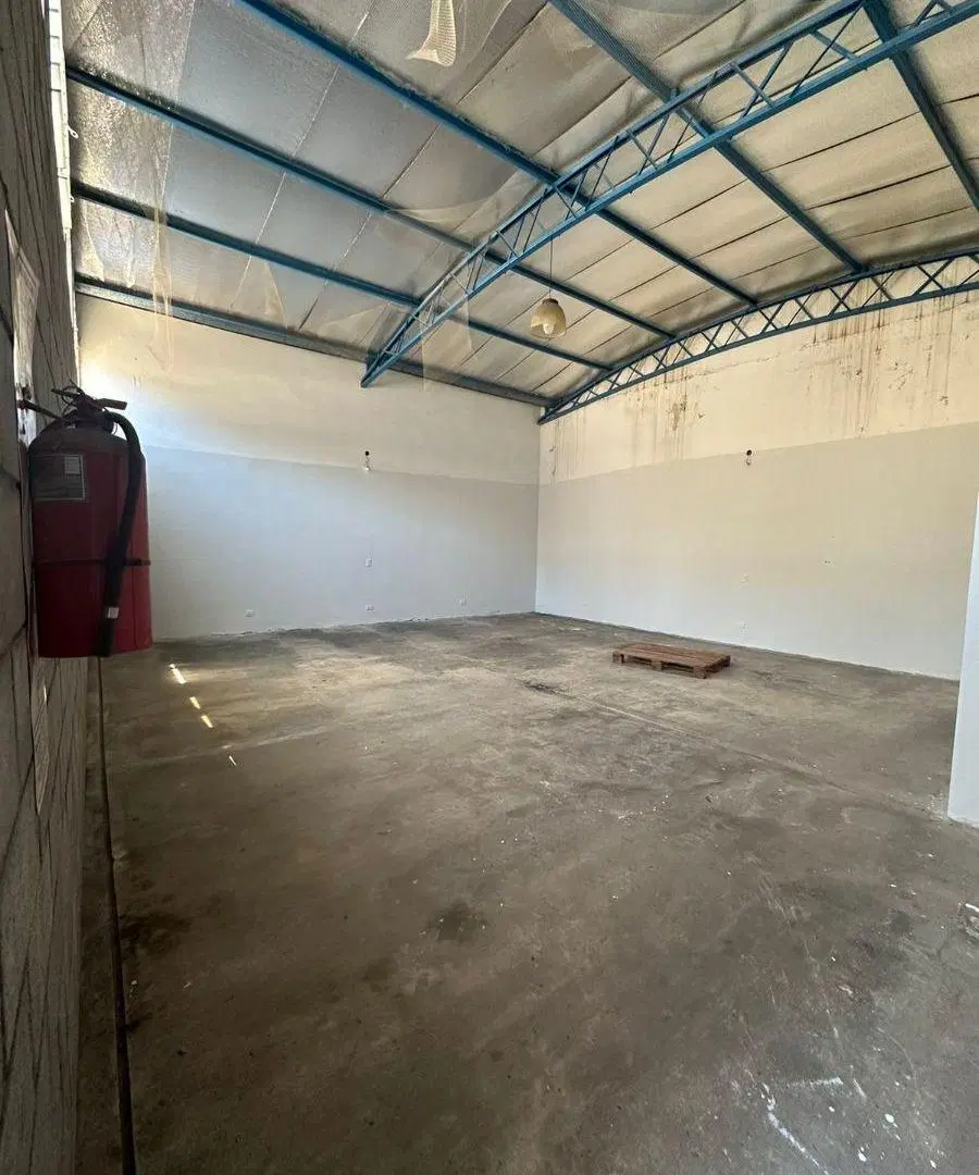 Galpón Deposito en alquiler de 90m2 ubicado en Ciudad Madero 8