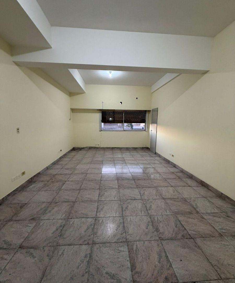 Foto de Alquiler de amplio monoambiente divisible sobre Av. Crovara al 800, imagen 3