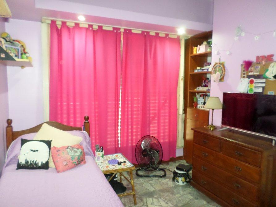Casa 6 Ambientes con Terraza, 2 Patios y Cochera en Lanús Este – Apto Crédito 1