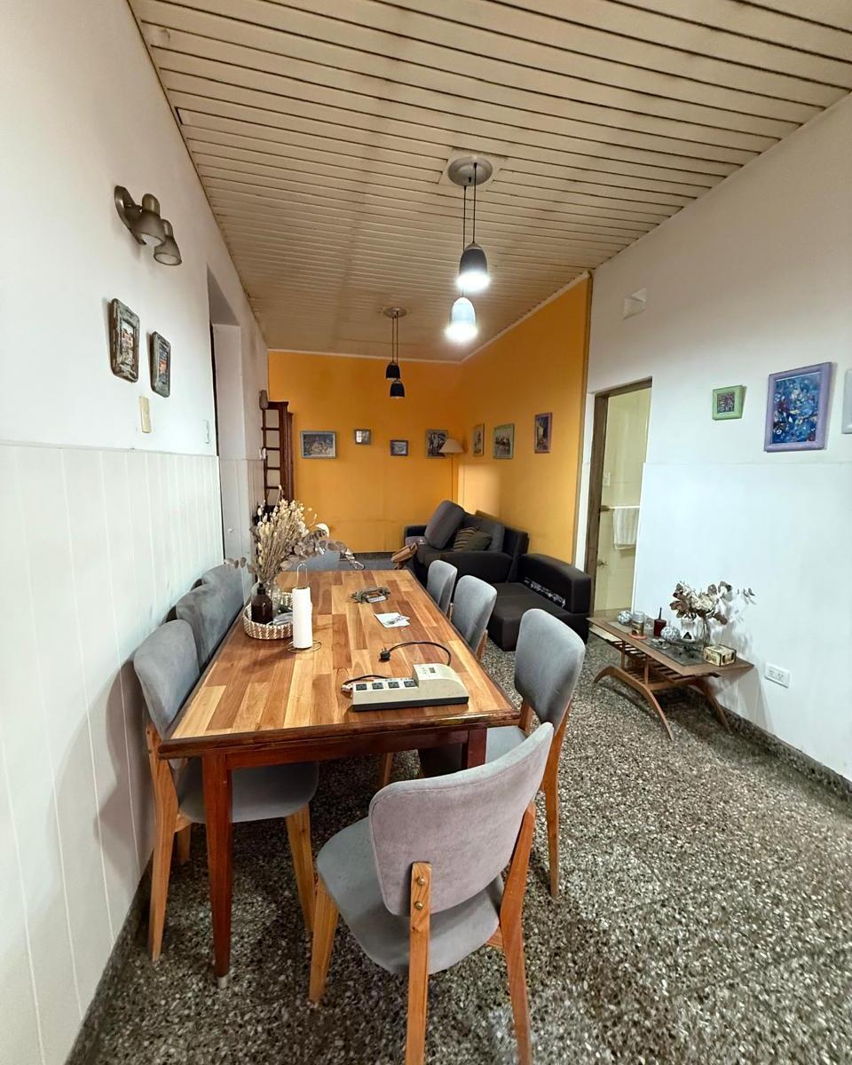 Lote de Grandes Dimensiones en Lanús Este 4