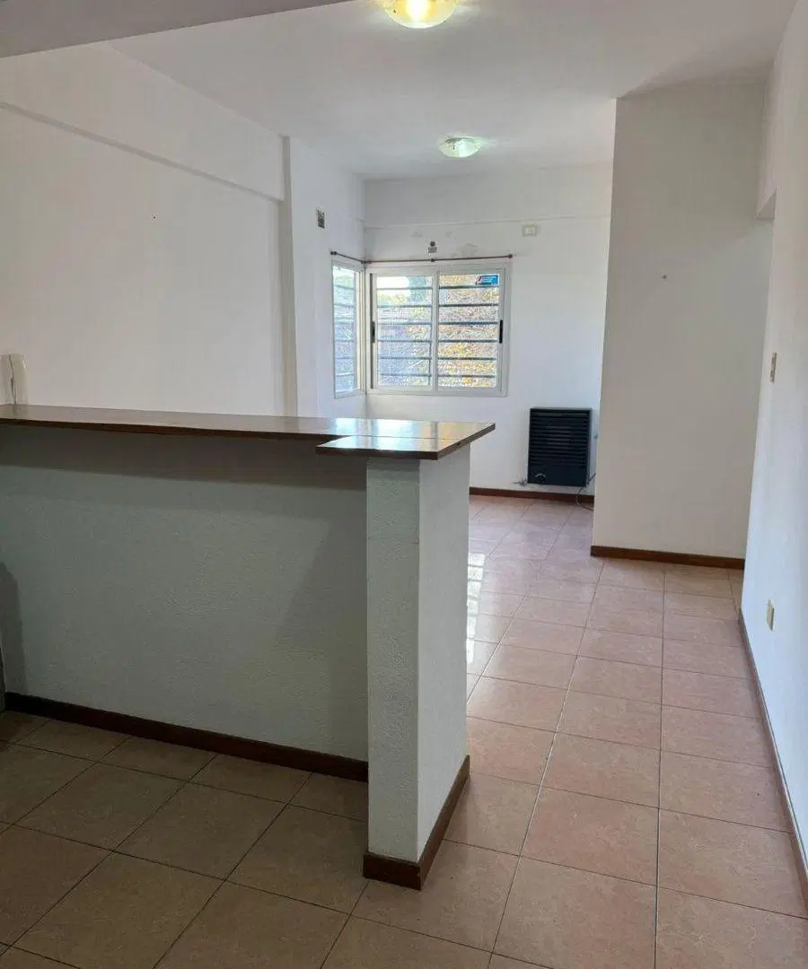 Departamento en alquiler c/ cochera en Lanús Este 4
