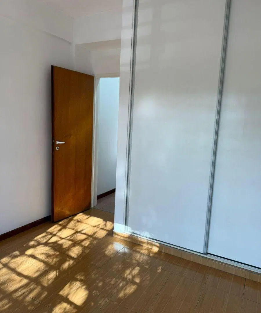 Departamento en alquiler c/ cochera en Lanús Este 5